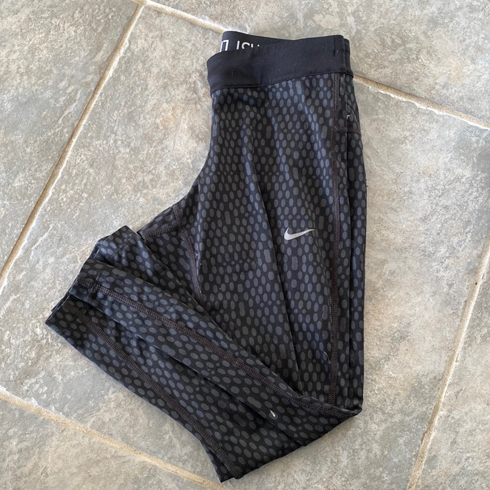Nike Capri